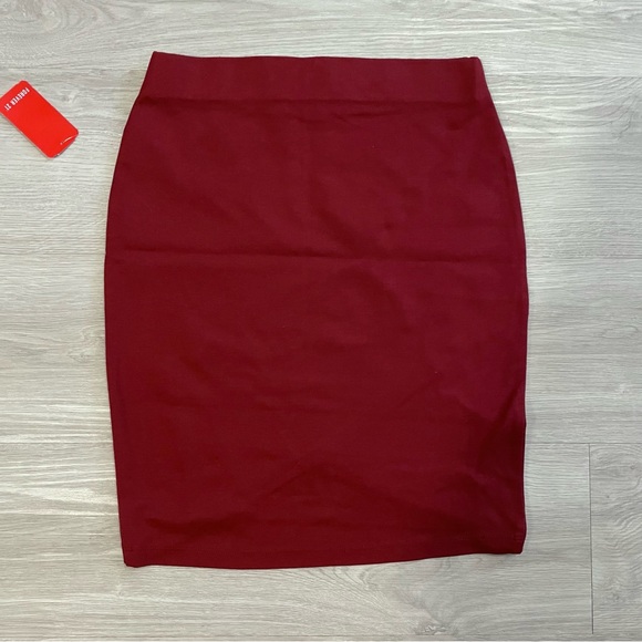 Forever 21 Tulip Hem Skirt - Picture 2 of 3